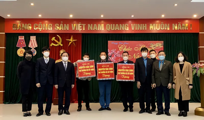 Sản phẩm trao qua Tet 2 — Công Ty CP Đầu Tư Xây Lắp Và Vật Liệu Xây Dựng Đông Anh — MST 0100106384