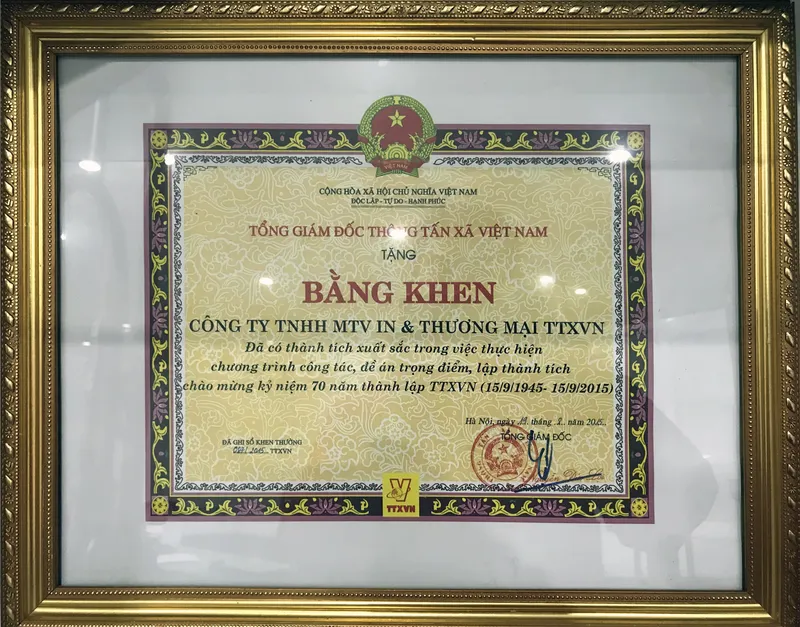 Sản phẩm bang khen 02 — Công Ty TNHH MTV In Và Thương Mại TTXVN — MST 0100107680