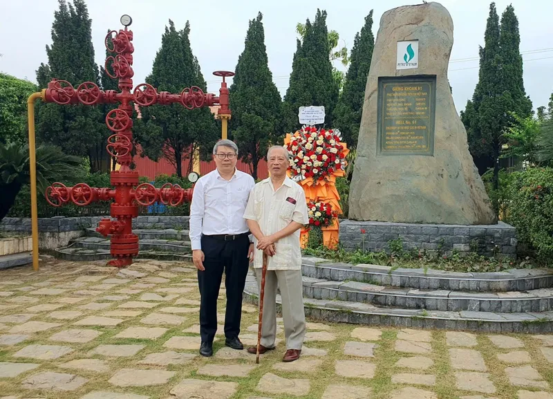 Sản phẩm 1 — Tổng Công ty Cổ phần Dịch vụ Kỹ Thuật Dầu Khí Việt Nam (PTSC) — MST 0100150577