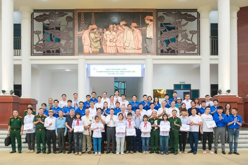Sản phẩm 1 — Tổng Công ty Cổ phần Dịch vụ Kỹ Thuật Dầu Khí Việt Nam (PTSC) — MST 0100150577