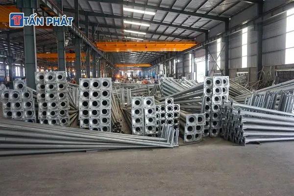 Sản phẩm cot den chieu sang 1 600x400 — Công Ty TNHH Thiết Bị Xây Dựng Và Chiếu Sáng Đô Thị Tấn Phát — MST 0101168023