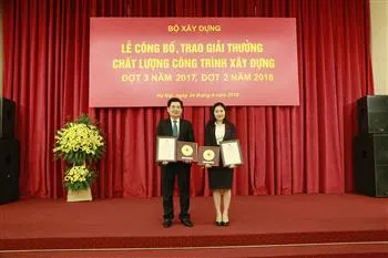 Sản phẩm 48_le cong bo va trao giai thuong ve chat luong cong trinh xay dung dot 03 2017 va dot 02 2018 — Công Ty Cổ Phần Đầu Tư Và Thương Mại Quốc Tế Huy Hoàng — MST 0101179836