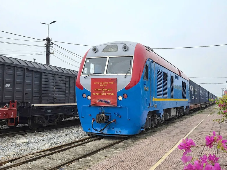 Sản phẩm tau container lien van quoc te chuyen tuyen to chau yen vien 17816060232541142630895_2ecf8121 — Vận Chuyển Đường Sắt Ratraco - Công Ty CP Vận Tải Và Thương Mại Đường Sắt — MST 0101206286