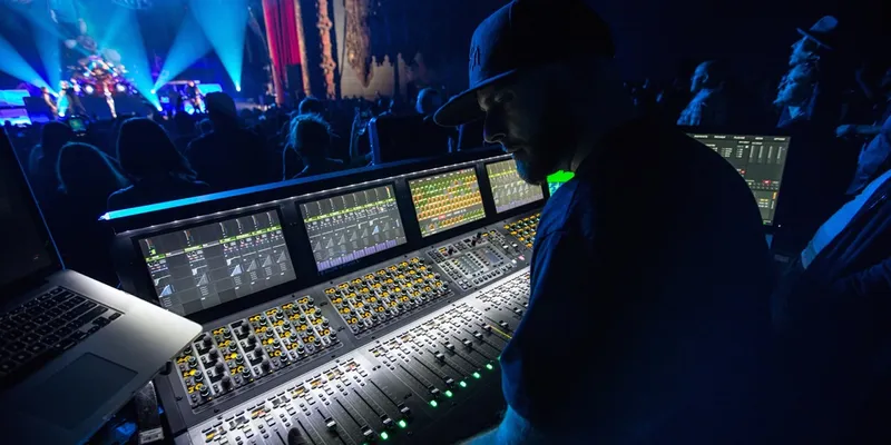 Sản phẩm LiveSound_2000x1000 — Thiết Bị Âm Thanh EV GROUP - Công Ty Cổ Phần EV GROUP — MST 0101238337