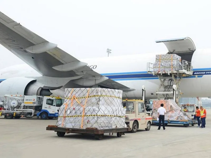 Sản phẩm van chuyen hang hoa duong khong — Công Ty CP TM Và Vận Tải Quốc Tế Tân Cả Lợi — MST 0101304558