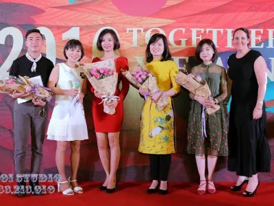 Sản phẩm dich vu quay phim hoi nghi 400x300 — Dịch Vụ Quay Phim Chụp Ảnh Sự kiện Hanoi Studio — MST 0101320198