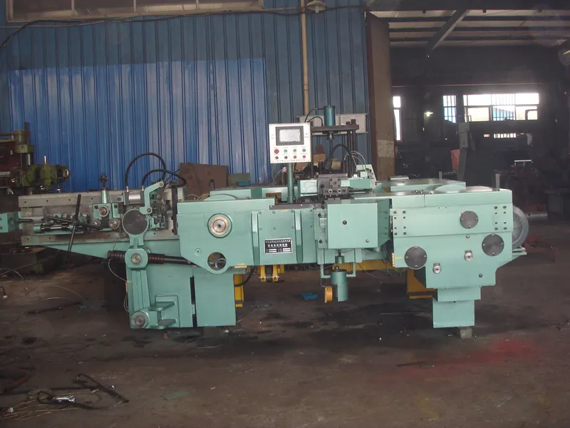 Sản phẩm may uon xich — Công Ty TNHH Thiết Bị Công Nghiệp Và Xây Dựng Việt Tiến — MST 0101335482