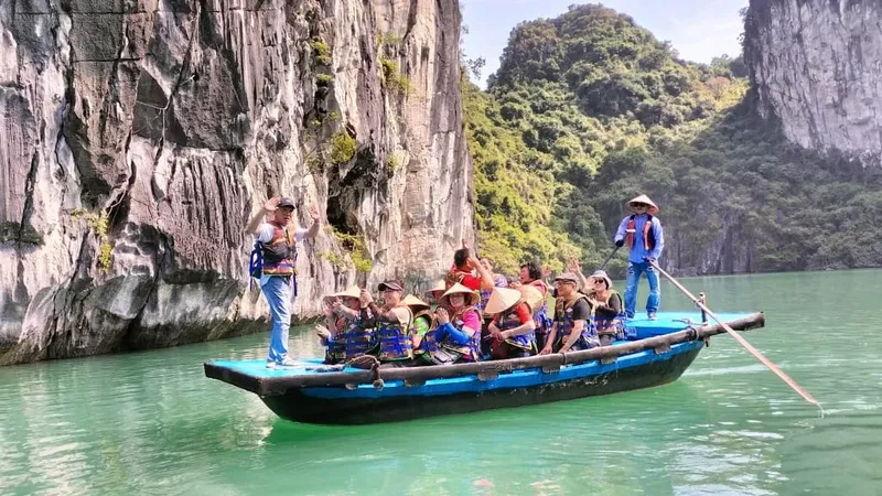 Sản phẩm f238a972d5a3eb694cb304d52ee7c1aa — Vietnam Original Travel - Công Ty TNHH Lữ Hành Cội Nguồn Việt — MST 0102388399