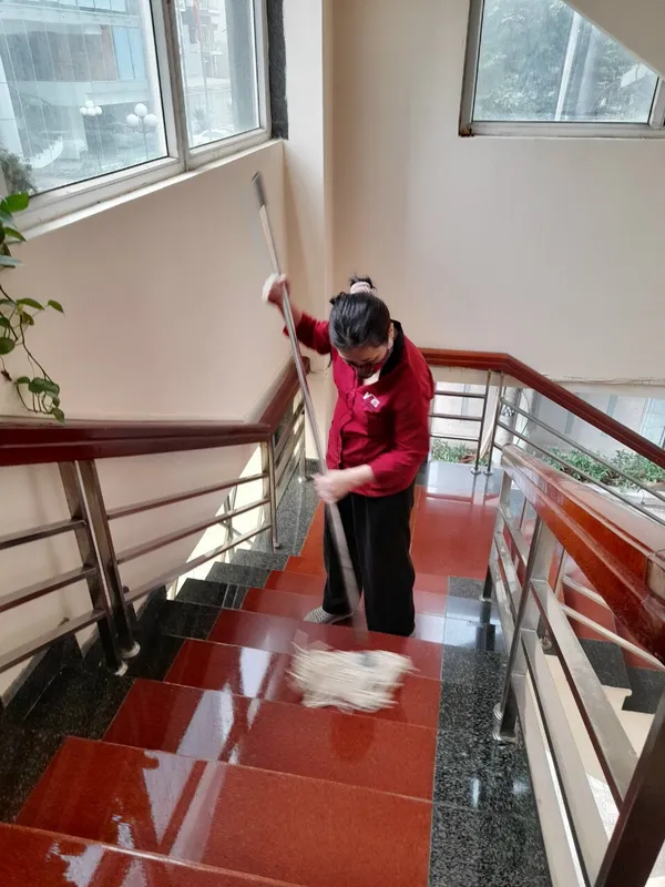 Sản phẩm z2613959672056_94bf7036562bba9f028478a037f3aefa — Vietcleaning - Công Ty CP TM Và DV Làm Sạch Công Nghiệp Việt — MST 0102399432