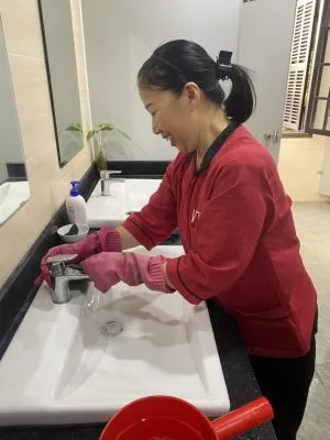 Sản phẩm z5629158537819_d4bed0e2b8eb4efe831f19f277b8ce06 300x400 — Vietcleaning - Công Ty CP TM Và DV Làm Sạch Công Nghiệp Việt — MST 0102399432