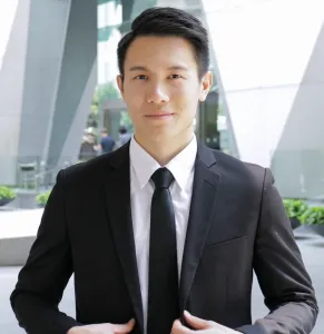 Sản phẩm videoblocks asian business man at outdoor_bfelhc91z_thumbnail full01 291x300 — Hóa Chất LINKER VINA - Công Ty Cổ Phần LINKER VINA — MST 0102545161