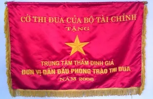 Sản phẩm  uploaded 2015 11_Co thi dua BTC_VVFC 2006 copy_cr_315x205 — Công Ty Cổ Phần Định Giá Và Dịch Vụ Tài Chính Việt Nam VVFC — MST 0102576353