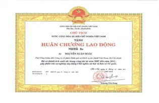 Sản phẩm  uploaded 2015 12_HCLĐ hang ba_PTGĐ Hoài_cr_315x205 — Công Ty Cổ Phần Định Giá Và Dịch Vụ Tài Chính Việt Nam VVFC — MST 0102576353