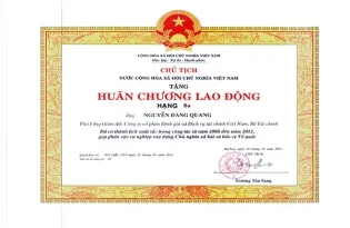 Sản phẩm  uploaded 2015 12_HCLĐ hang ba_PTGĐ Quang_cr_315x205 — Công Ty Cổ Phần Định Giá Và Dịch Vụ Tài Chính Việt Nam VVFC — MST 0102576353