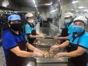 Sản phẩm nhan vien adongfood 11 Medium 300x225 — Công Ty TNHH Dịch Vụ Á Đông — MST 0102728655