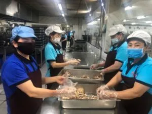 Sản phẩm nhan vien adongfood 12 Medium 300x225 — Công Ty TNHH Dịch Vụ Á Đông — MST 0102728655