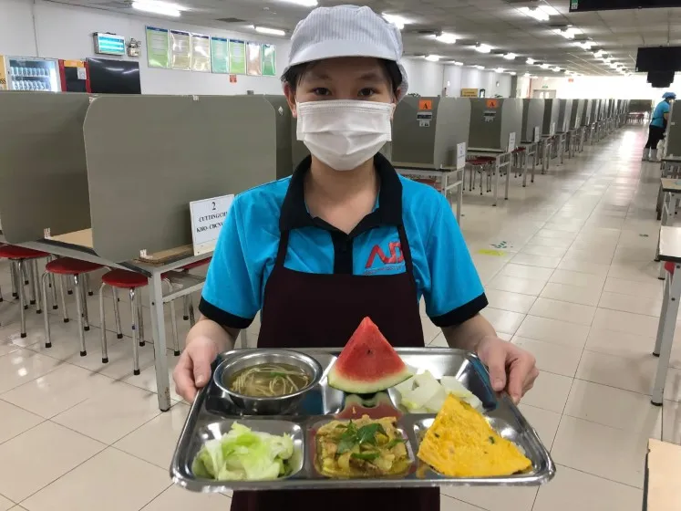 Sản phẩm nhan vien adongfood 17 Medium — Công Ty TNHH Dịch Vụ Á Đông — MST 0102728655