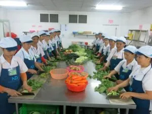 Sản phẩm nhan vien adongfood 21 Medium 300x225 — Công Ty TNHH Dịch Vụ Á Đông — MST 0102728655