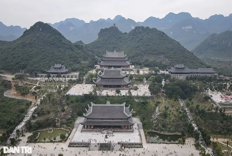 Sản phẩm thi cong vach ngan ve sinh tai khu du lich tam chuc — Công Ty Cổ Phần Đầu Tư Thương Mại Và Sản Xuất Việt Nội Thất — MST 0103671313