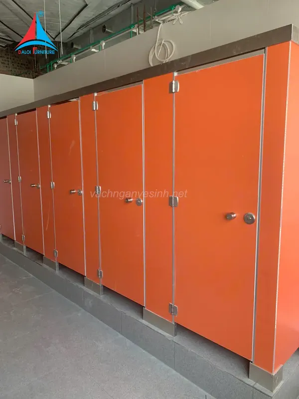 Sản phẩm so sanh vach ngan ve sinh compact hpl va cdf lua chon nao toi uu nhat 2 — Công Ty Cổ Phần Đầu Tư Thương Mại Và Sản Xuất Việt Nội Thất — MST 0103671313