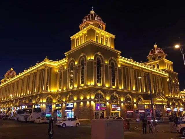 Sản phẩm cach chon den roi ngoai troi 1 — Trang Trí LED Golden Hands - Công Ty TNHH Truyền Thông Quảng Cáo Bàn Tay Vàng — MST 0104151853