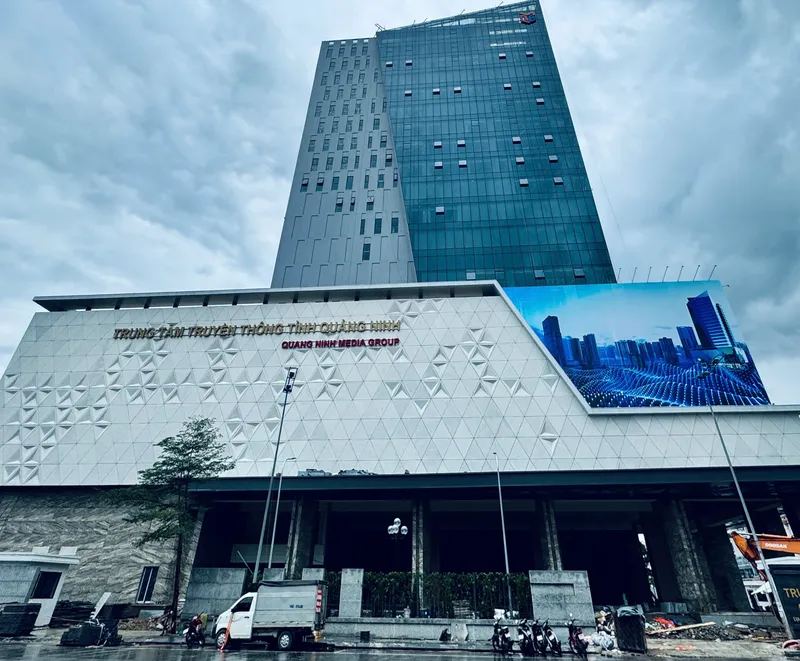Sản phẩm z6760109621209_005_b70adf8519a4653da83c9a858ffc231c — Công Ty Cổ Phần Dịch Vụ Phát Triển Blue Building Việt Nam — MST 0104152374