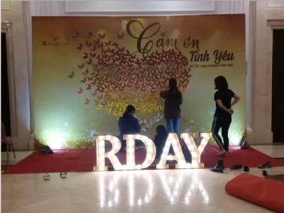 Sản phẩm backdrop san khau_small — Công Ty TNHH Quảng Cáo Và Nội Thất Hoàng Tùng — MST 0104199291