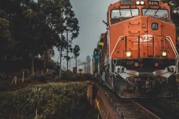 Sản phẩm hpl van tai duong sat — Công Ty Cổ Phần Tiếp Vận Hòa Phát — MST 0104517191