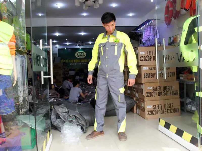 Sản phẩm 1499746523quan ao unisafe mau vang — Công Ty Bảo Hộ Lao Động UNISAFE Việt Nam — MST 0104585353