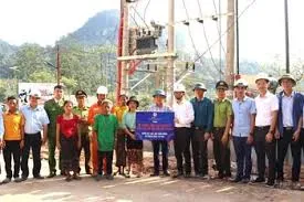 Sản phẩm quang binh dong dien cho 2 xa bien gioi tan trach va thuong trach dip tet g — Công Ty CP Chế Tạo Thiết Bị Điện Việt Nam — MST 0104672648