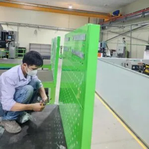 Sản phẩm ban thao lap khuon 4 300x300 — Tủ Đựng Linh Kiện Sông Lam - Công Ty Cổ Phần Công Nghiệp Sông Lam — MST 0104702356