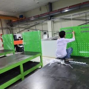 Sản phẩm ban thao lap khuon 5 300x300 — Tủ Đựng Linh Kiện Sông Lam - Công Ty Cổ Phần Công Nghiệp Sông Lam — MST 0104702356