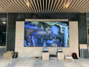 Sản phẩm Man hinh ghep LG 3x3 tai showroom 300x225 — Công Ty Cổ Phần Đầu Tư HCOM — MST 0105010157