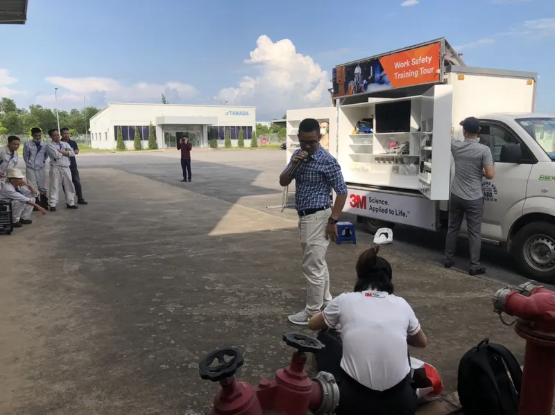 Sản phẩm anh traning bao ho lao dong 3 — Công Ty Cổ Phần Xây Dựng Thương Mại Và Kỹ Thuật Hợp Nhất — MST 0105286927