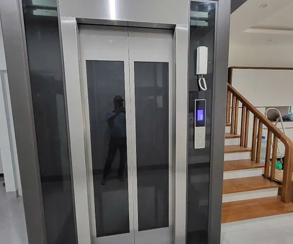 Sản phẩm z6469949817347_5f273eb5b90fbdfa38eda85bcfd2790c — Thang Máy Việt - Công Ty TNHH Phát Triển Công Nghệ Thông Minh Và Tự Động Hóa DTH — MST 0105287695