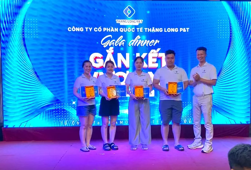 Sản phẩm Thang Long PT ky niem 14 nam thanh lap vinh danh CBNV cong hien 5 nam — Công Ty Cổ Phần Quốc Tế Thăng Long P&T — MST 0105361123