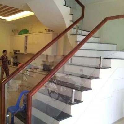 Sản phẩm cầu thang kính 36 400x400 — Cầu Thang Giang Nhu - Công Ty TNHH Xây Dựng Và Thương Mại Giang Nhu — MST 0105364597