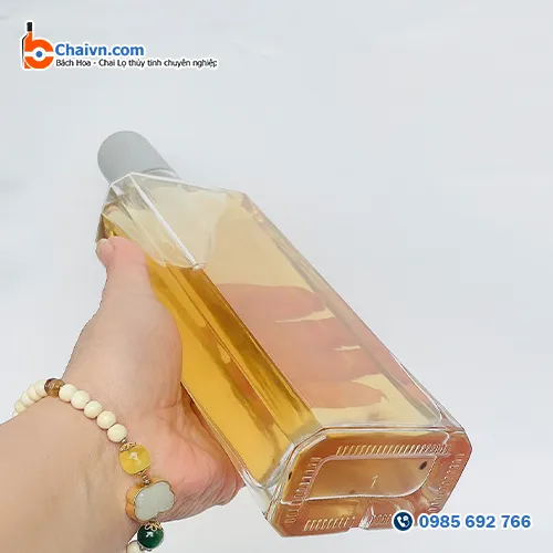 Sản phẩm Chai thuy tinh vuong 500ml CV04 5 — Chai Lọ Thủy Tinh Bách Hoa - Công Ty TNHH Phát Triển Kỹ Thuật Bách Hoa — MST 0105553971
