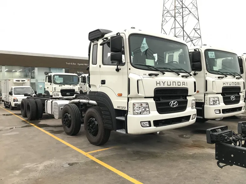 Sản phẩm xe 4 chan hyundai hd320 — Công Ty TNHH Thương Mại Ô Tô Việt Hàn — MST 0105567332