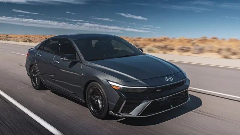 Sản phẩm elantra 2026 11 — Huyndai Nam Hà Nội — MST 0105689556