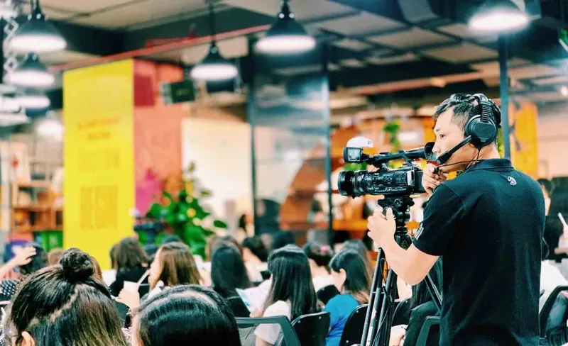 Sản phẩm dich vu Quay Phim 1024x624 1 — Quay Phim Promedia - Công Ty Cổ Phần Truyền Thông Promedia — MST 0105819798