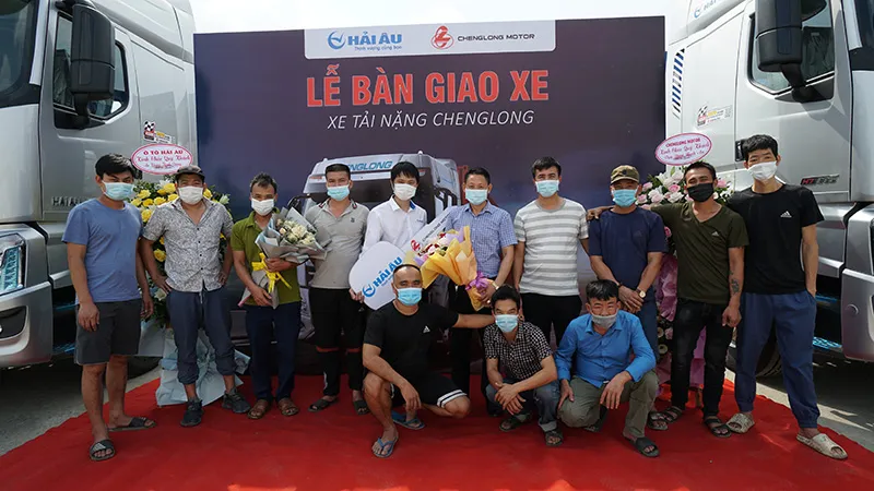 Sản phẩm le_ban_giao_lo_10_xe_dau_keo_chenglong_385hp — Công Ty TNHH Ô Tô Hải Âu — MST 0105859342