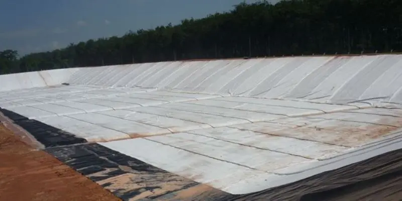 Sản phẩm Vai dia ky thuat art lam lop lot mang chong tham hdpe.jpg — Công Ty Cổ Phần Thương Mại Tổng Hợp Và Xây Dựng Hạ Tầng Việt — MST 0105914723