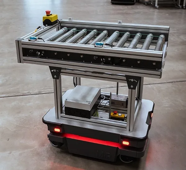 Sản phẩm robot agv tich hop bang tai con lan 4 — Công Ty Cổ Phần Vũ Trụ Việt Nam — MST 0105993066