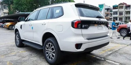 Sản phẩm van hanh xe ford everest active mau trang 450x225 — Công Ty TNHH MTV Kinh Doanh Ô Tô Thăng Long — MST 0106007541