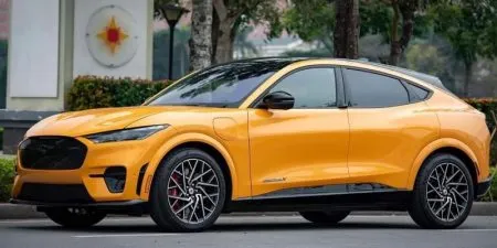 Sản phẩm ford mustang mach e mau vang 450x225 — Công Ty TNHH MTV Kinh Doanh Ô Tô Thăng Long — MST 0106007541