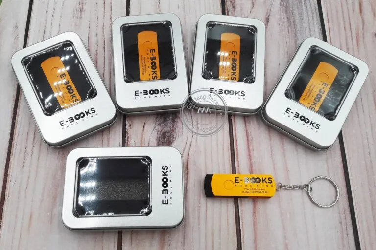 Sản phẩm usb vo kim loai hop thiec 5 min 768x512 — Công Ty TNHH Đầu Tư Và Thương Mại AAA Việt Nam — MST 0106070913