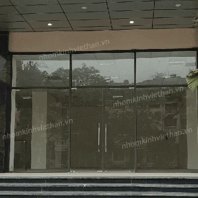 Sản phẩm cua kinh thuy luc vh 1 — Công Ty Cổ Phần Sản Xuất Thương Mại Nhôm Kính Và Xây Dựng Việt Hàn — MST 0106131041