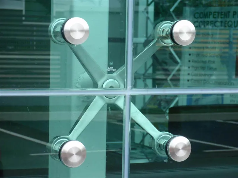 Sản phẩm mat dung kinh spider1 — Công Ty Cổ Phần Sản Xuất Thương Mại Nhôm Kính Và Xây Dựng Việt Hàn — MST 0106131041