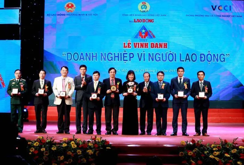 Sản phẩm le vi nguoi lao dong — Công Ty Cổ Phần Chế Tạo Máy Biến Thế Đông Anh — MST 0106238475